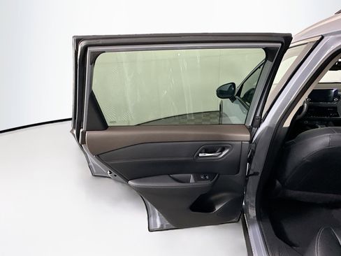 Used 2023 Nissan Rogue SL image 26