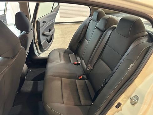 Used 2025 Nissan Altima 2.5 SV FWD image 38