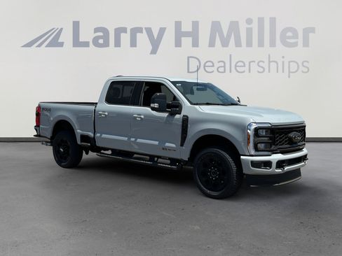 New 2026 Ford F250 Lariat w/ Black Appearance Package AWD/4WD image 7