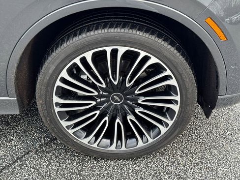 Used 2021 Lincoln Aviator Black Label w/ Class IV Trailer Tow Package image 12