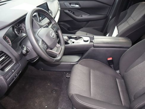 Certified 2025 Nissan Rogue SV AWD/4WD image 17