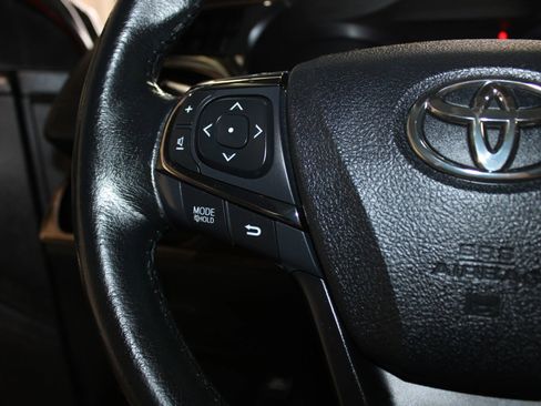 Used 2013 Toyota Avalon XLE FWD image 24