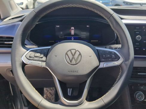 Certified 2023 Volkswagen Taos SE w/ Panoramic Sunroof Package FWD image 30