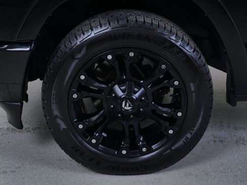 Used 2020 RAM 1500 Laramie w/ Sport Appearance Package AWD/4WD image 16