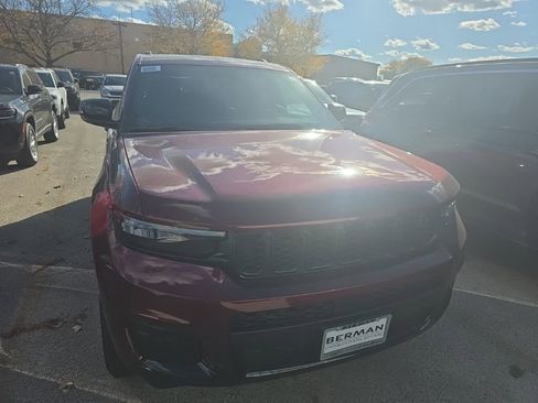 New 2025 Jeep Grand Cherokee L Altitude image 2