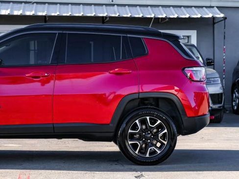 Used 2019 Jeep Compass Trailhawk image 17