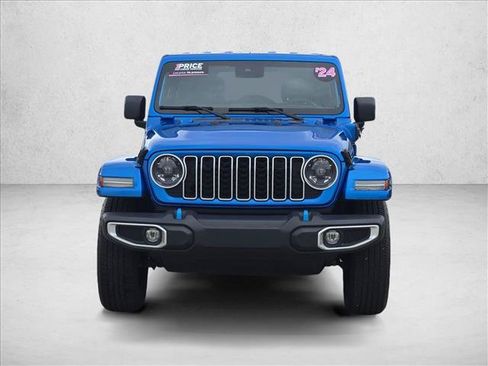 Used 2024 Jeep Wrangler Unlimited Sahara AWD/4WD image 2