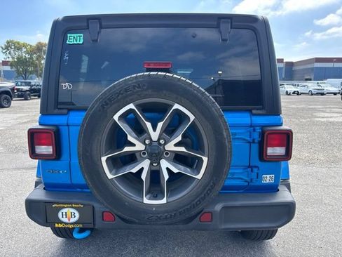 Used 2024 Jeep Wrangler Unlimited AWD/4WD image 6