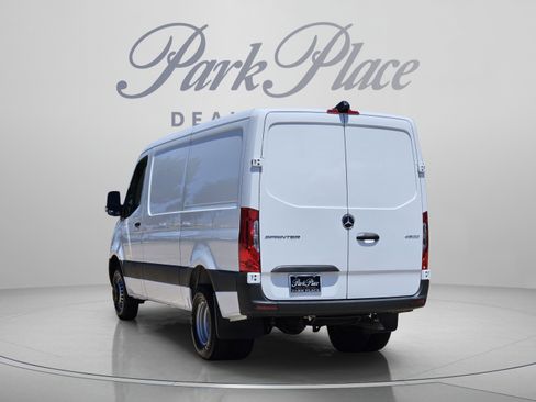 Used 2026 Mercedes-Benz Sprinter 4500 image 3