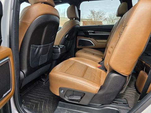 Used 2022 Kia Telluride SX w/ SX Prestige Package image 30