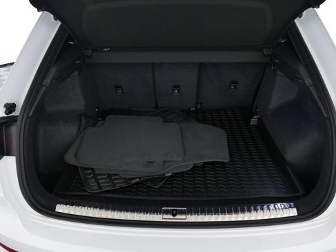 Used 2024 Audi Q3 2.0T Premium Plus w/ Premium Plus Package image 3