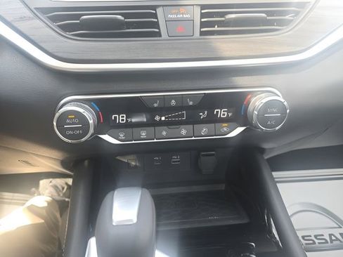 Certified 2025 Nissan Altima 2.5 SL FWD image 17