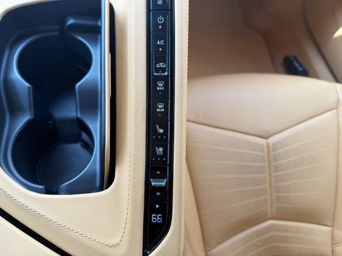 Used 2024 Chevrolet Corvette Z06 RWD image 17