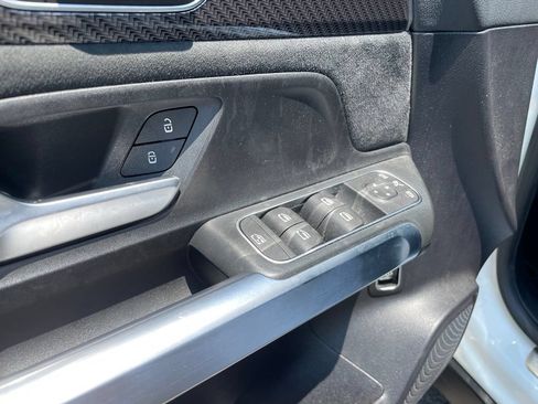 Used 2021 Mercedes-Benz GLB 250 4MATIC image 12