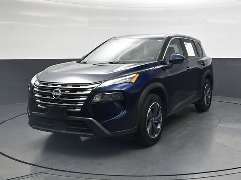 Used 2025 Nissan Rogue SV FWD image 12