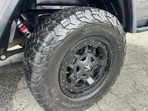 Used 2021 Jeep Gladiator Rubicon AWD/4WD image 13