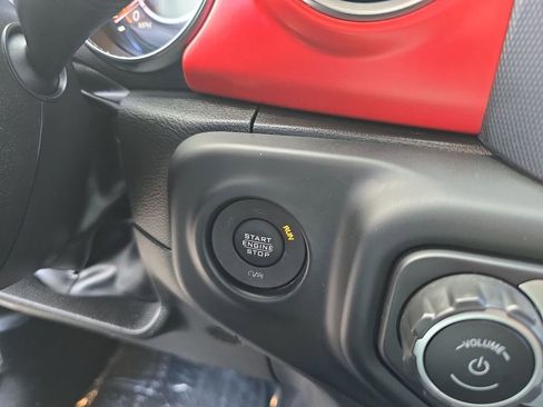 Used 2023 Jeep Gladiator Rubicon w/ Cold Weather Group image 20