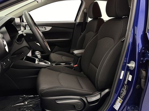 Used 2023 Kia Forte LXS image 12
