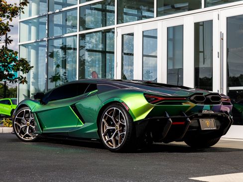 Used 2024 Lamborghini Revuelto AWD/4WD image 28