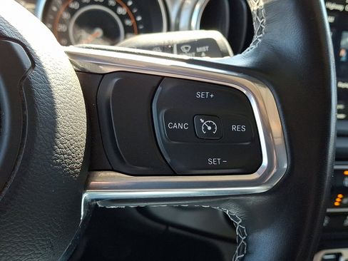 Used 2021 Jeep Gladiator Overland image 30