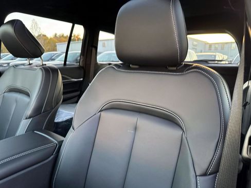 New 2025 Jeep Grand Cherokee Limited image 10