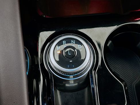 Used 2025 Ford Explorer Platinum w/ LUX Leather Package image 25