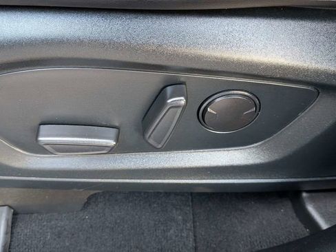 Used 2021 Ford Explorer XLT w/ Equipment Group 202A RWD image 18