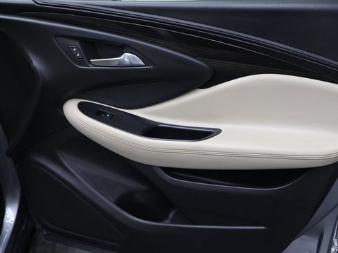 Used 2019 Buick Envision Essence image 11