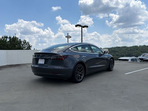 Used 2018 Tesla Model 3 Long Range RWD image 8
