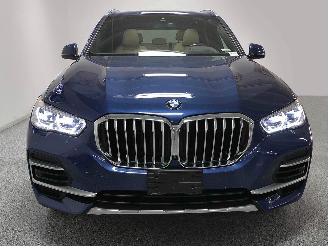 Used 2022 BMW X5 sDrive40i w/ Executive Package RWD image 2
