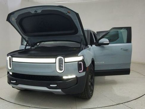 Used 2023 Rivian R1T Adventure image 71