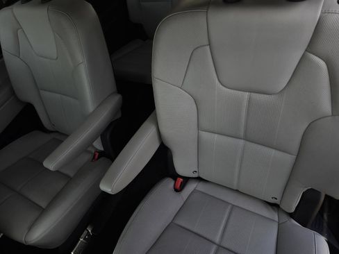 Used 2022 Kia Telluride EX w/ EX Premium Package FWD image 16