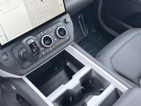 New 2026 Land Rover Defender 110 X-Dynamic SE AWD/4WD image 28