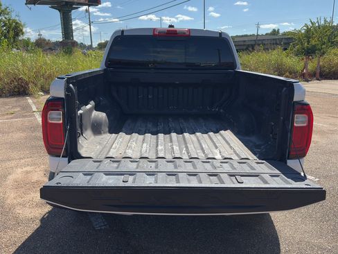 Used 2024 GMC Canyon AT4 w/ Technology Package AWD/4WD image 6