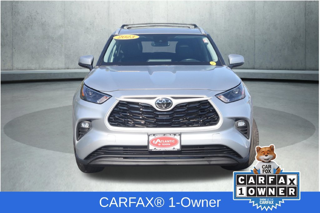 Used 2023 Toyota Highlander XLE AWD/4WD image 2