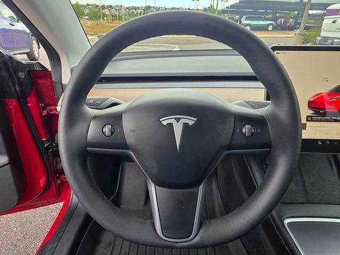 Used 2023 Tesla Model 3 Standard Range image 9
