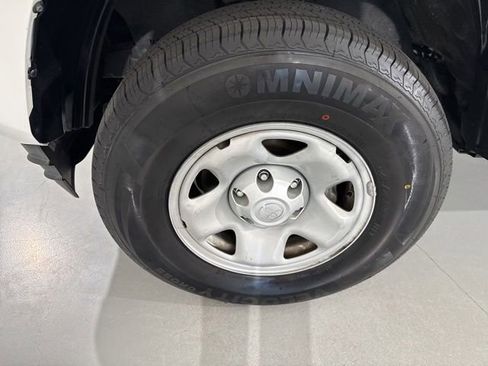 Used 2019 Toyota Tacoma SR w/ SR Convenience Package RWD image 5