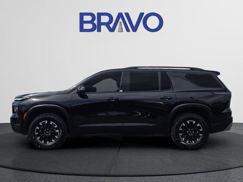 Used 2026 Chevrolet Traverse Z71 AWD/4WD image 2