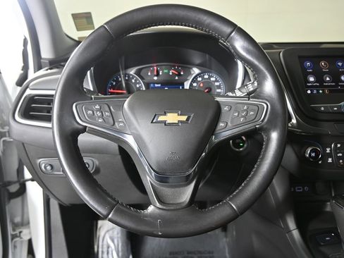 Used 2020 Chevrolet Equinox LT image 32