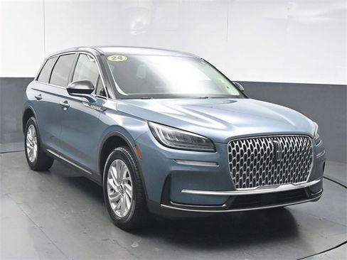 Used 2024 Lincoln Corsair FWD image 2
