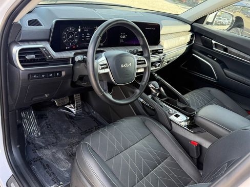 Used 2025 Kia Telluride SX w/ SX Captain's Chair Package FWD image 7