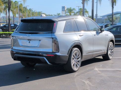 Used 2026 Cadillac Vistiq Sport image 10