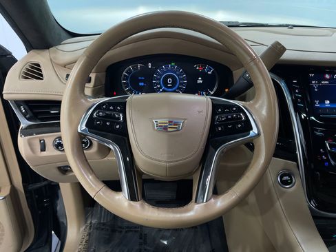 Used 2019 Cadillac Escalade Platinum AWD/4WD image 24