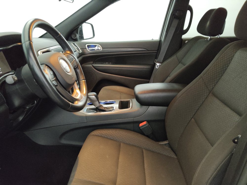 Used 2021 Jeep Grand Cherokee Laredo AWD/4WD image 17