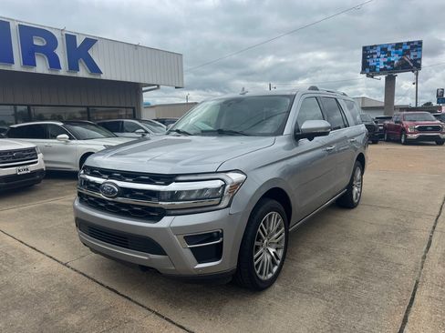 Used 2023 Ford Expedition Limited AWD/4WD image 1