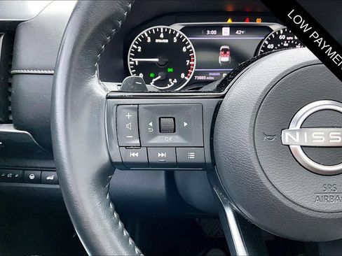 Used 2023 Nissan Pathfinder SL w/ SL Premium Package image 11