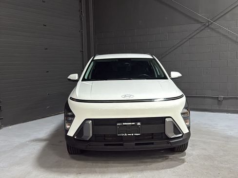 Used 2024 Hyundai Kona SEL AWD/4WD image 2