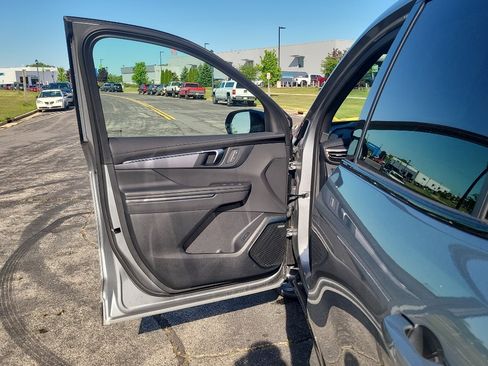 Used 2025 Buick Enclave Sport Touring w/ Trailering Package, 5000 lbs. AWD/4WD image 10