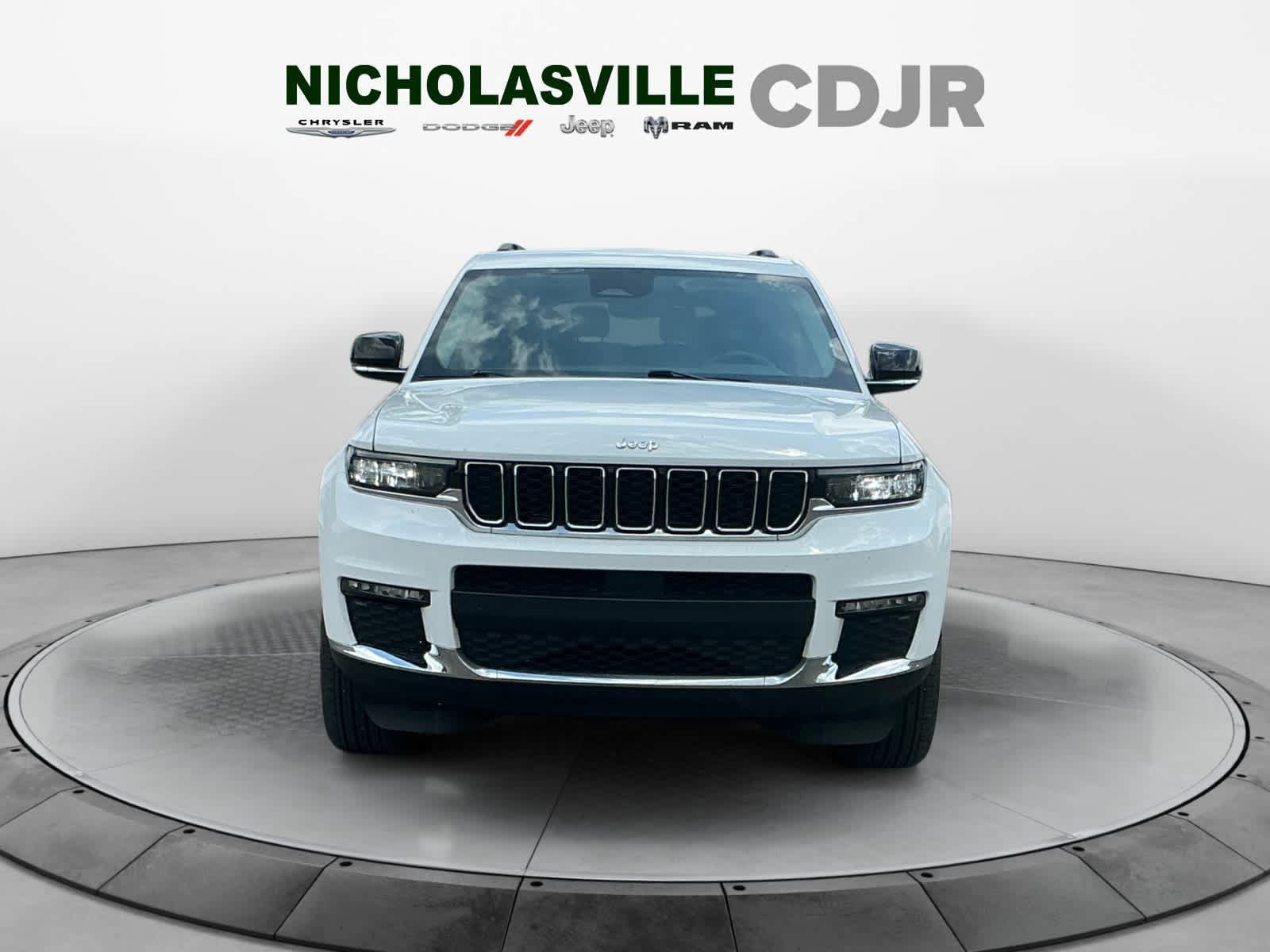 Used 2023 Jeep Grand Cherokee L Limited AWD/4WD image 8