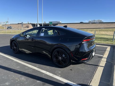 New 2026 Toyota Prius AWD image 7